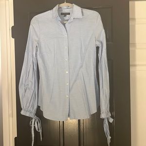 Banana Republic blue stripe button-up woven with tie wrist detail :: Size 6